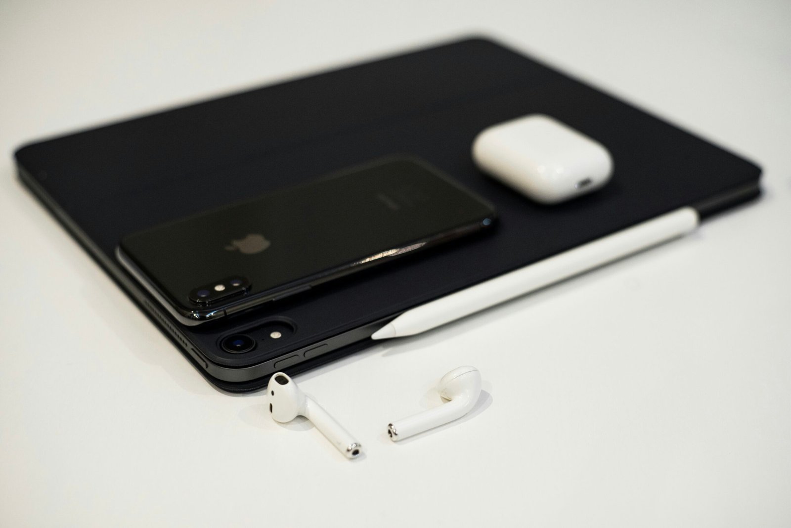 Silent Tech: Minimalist Gadgets That Bring Calm and Order