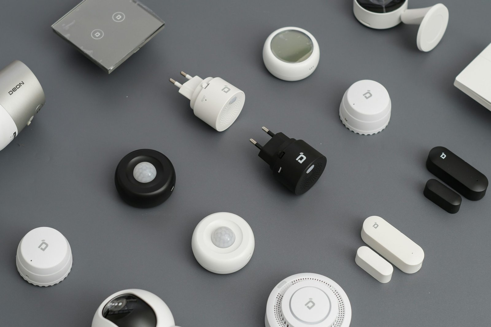 Space-Saving Tech: Smart Gadgets for Small Homes